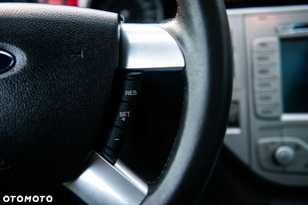 Ford Kuga 2.0 TDCi 4x4 Titanium - 37