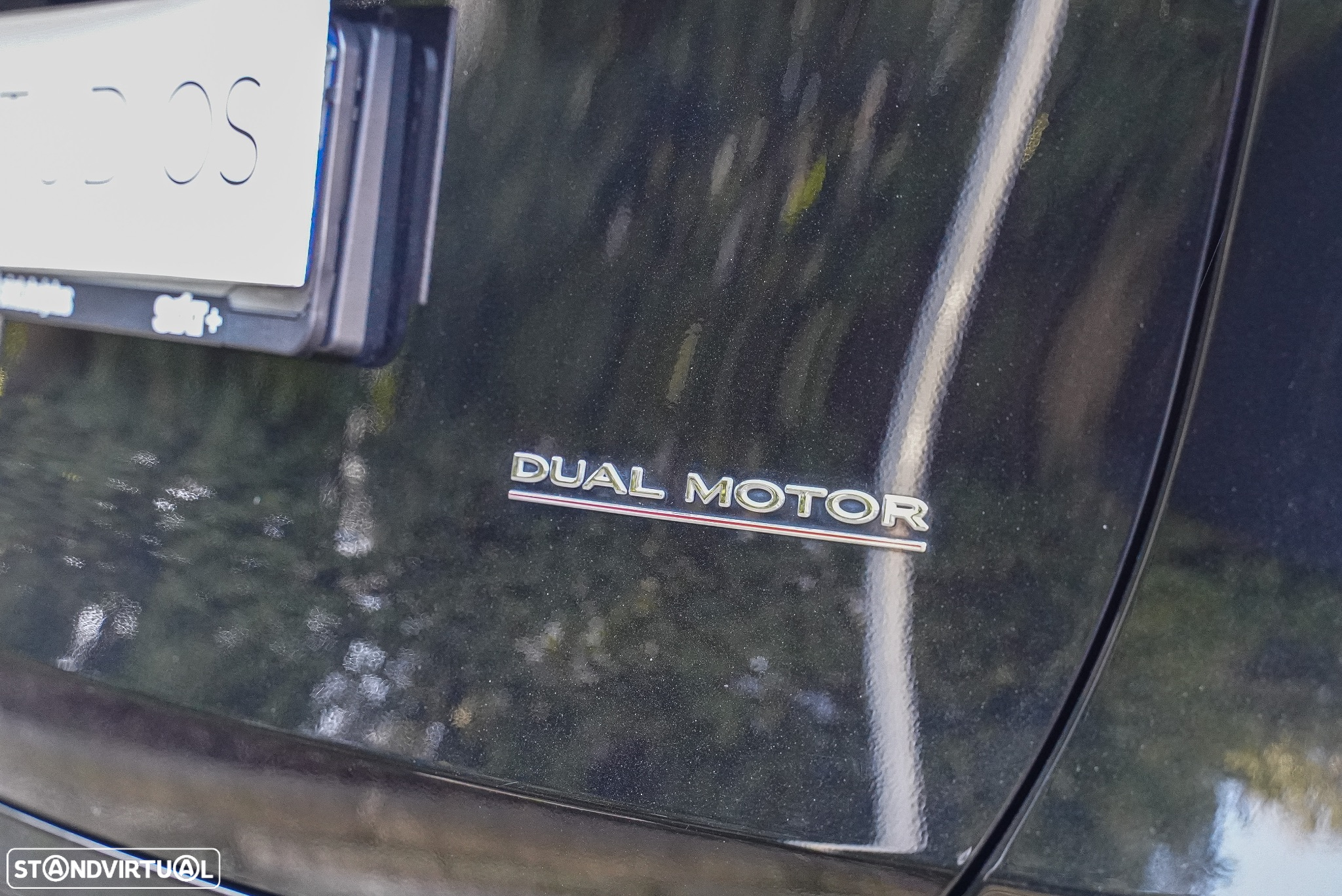 Tesla Model Y Performance Dual Motor AWD - 11