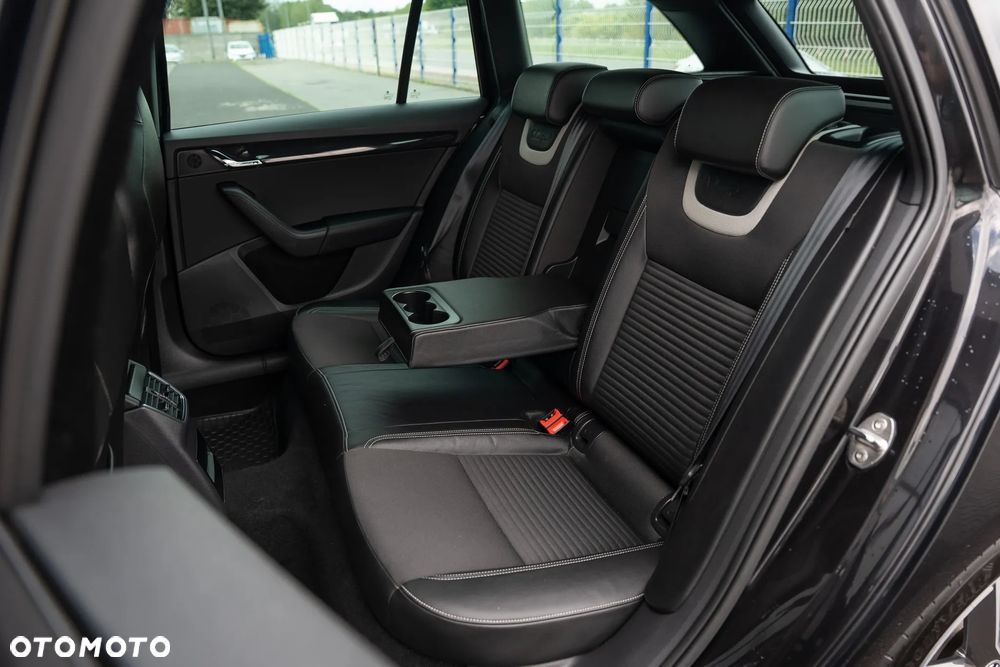 Skoda Octavia 2.0 TDI (Green tec) DSG RS - 36