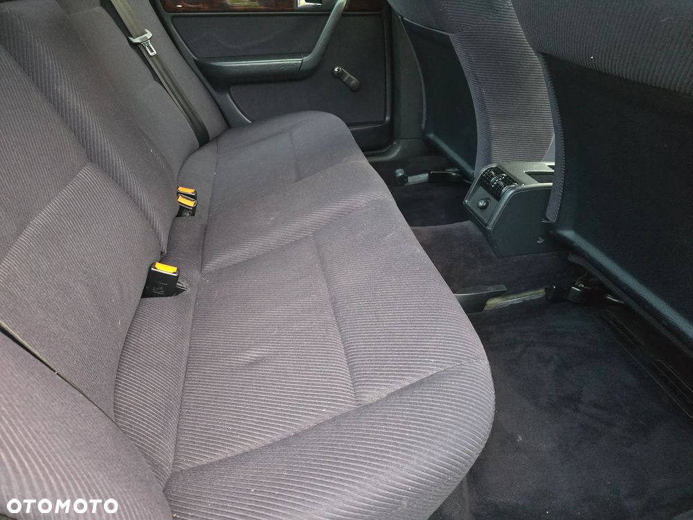 Audi 100 2.6 E - 27