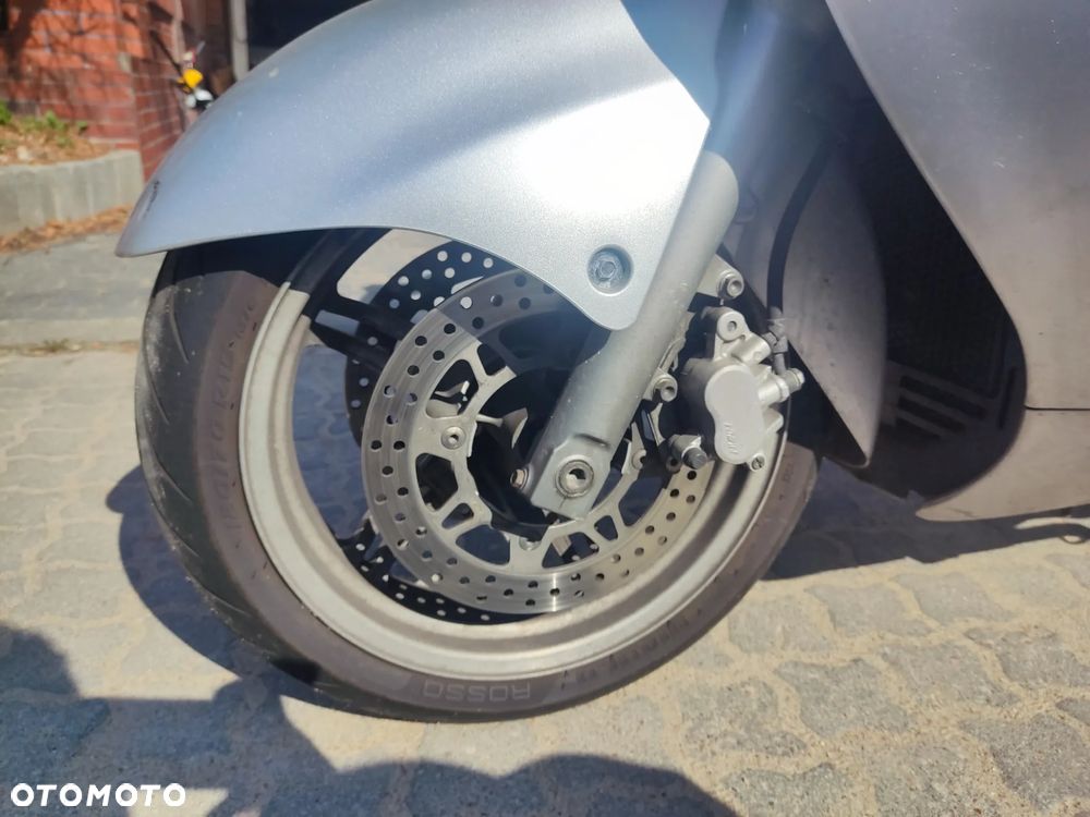 Suzuki Burgman - 10