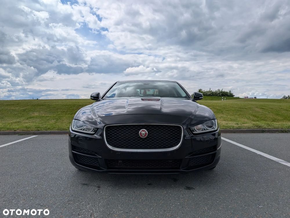 Jaguar XE 20d Prestige - 7