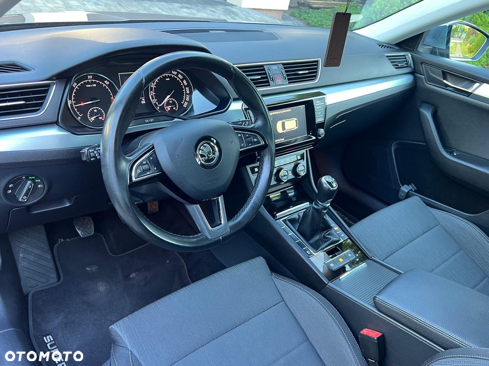 Skoda Superb 1.6 TDI GreenLine - 2