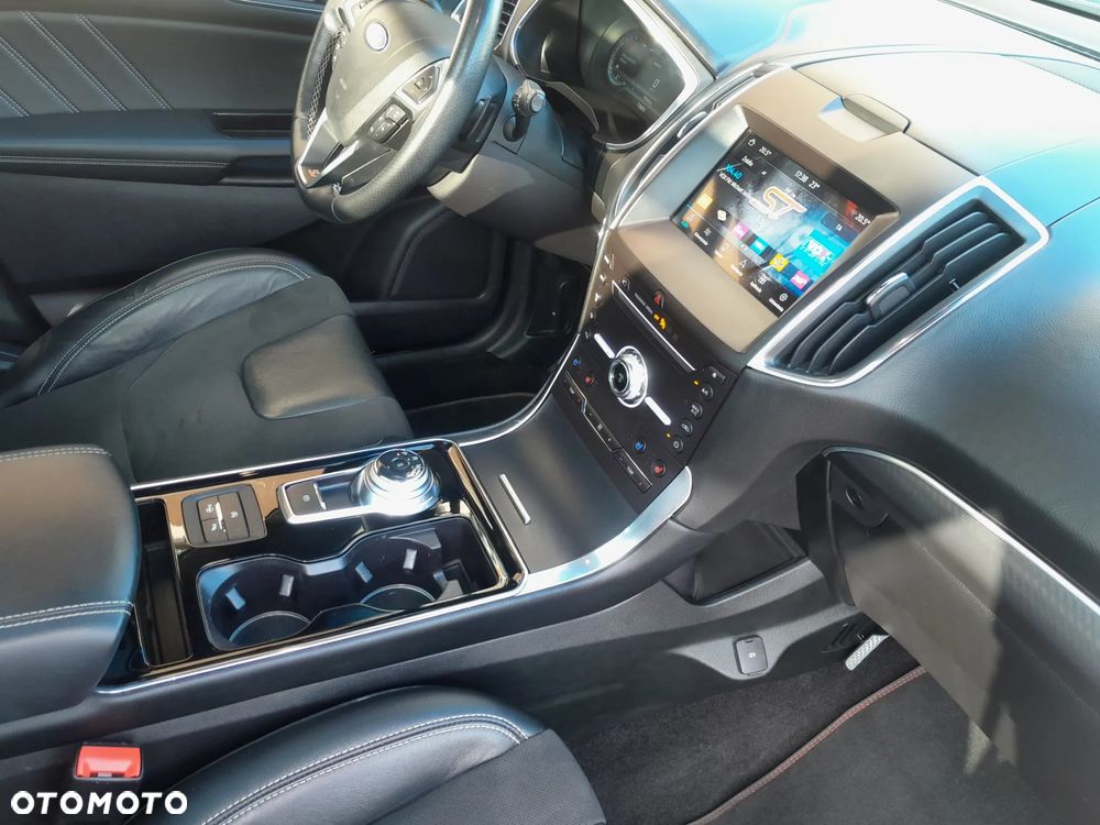 Ford Edge - 6