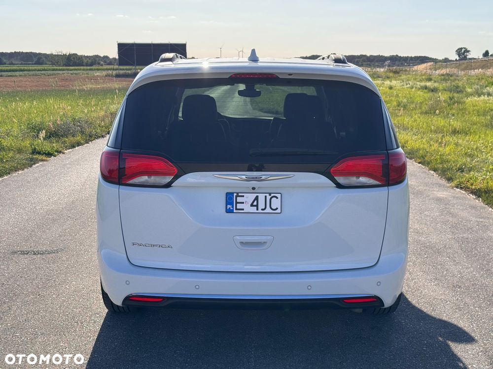 Chrysler Pacifica - 6