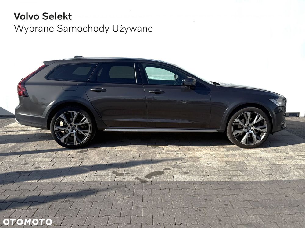 Volvo V90 Cross Country - 3