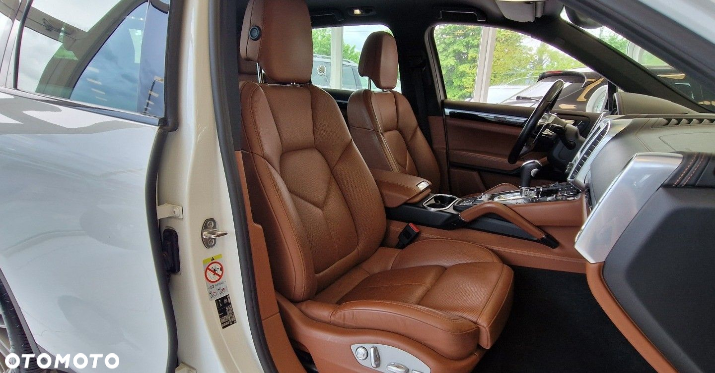 Porsche Cayenne - 18