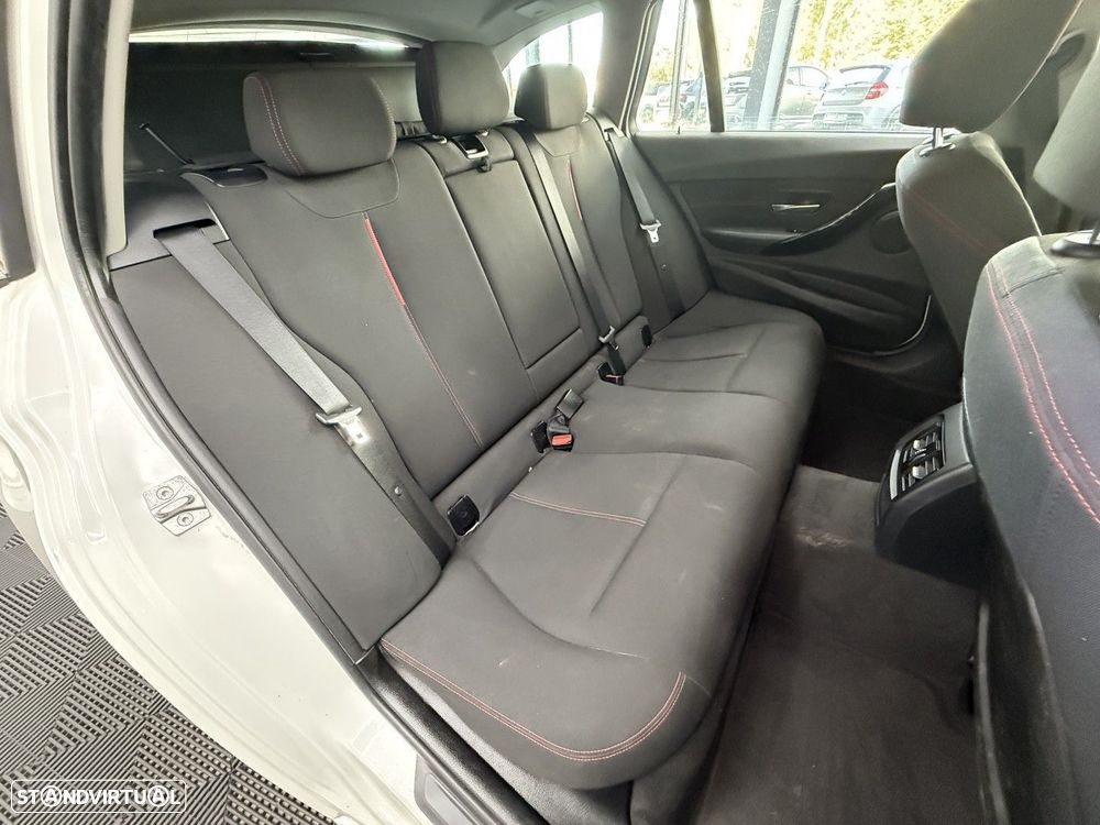 BMW 320 d Touring Line Sport - 13