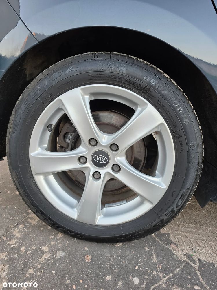 Kia Carens 1.7 CRDi XL 7os - 34