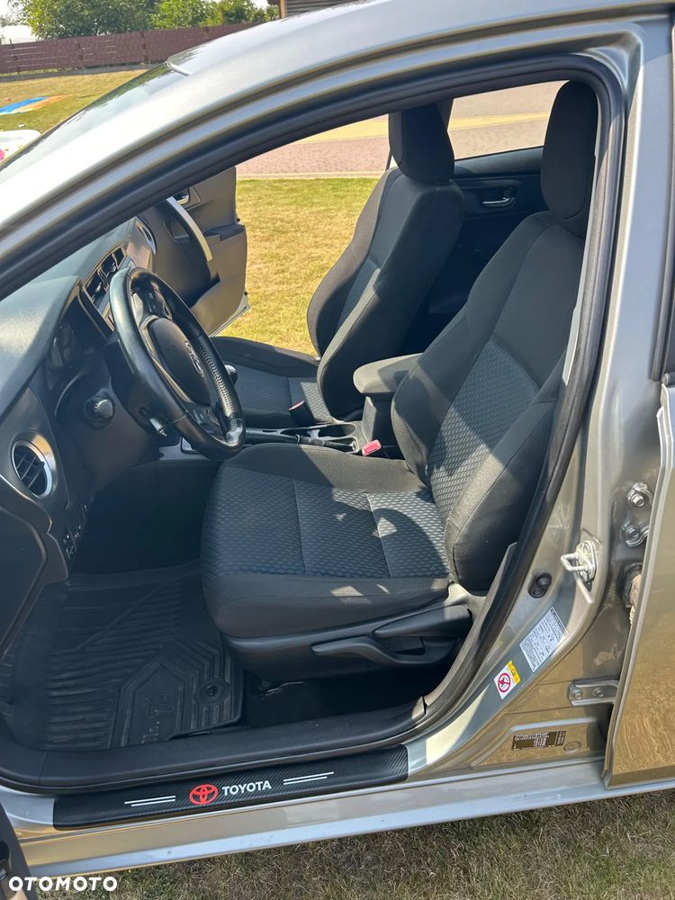 Toyota Auris - 14