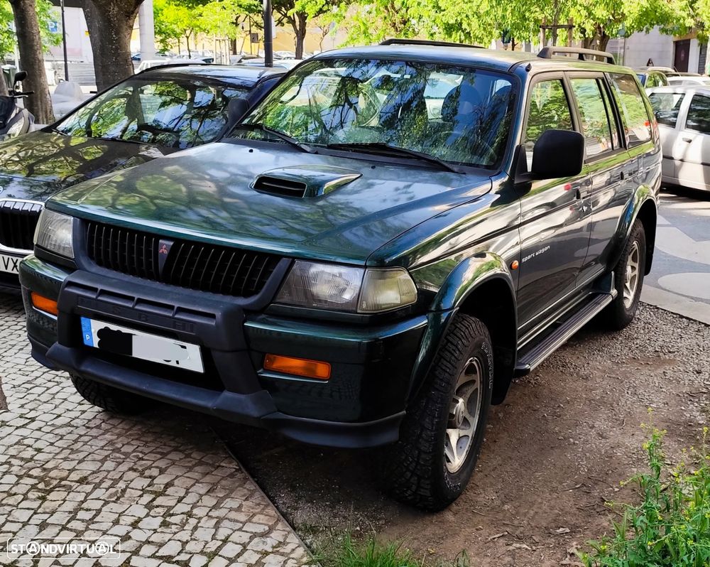 Mitsubishi Pajero Sport 2.5 TD GLS - 1