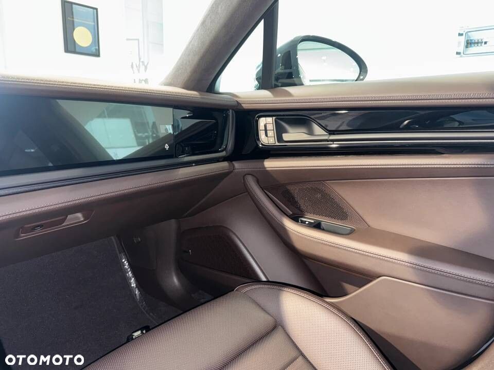 Porsche Panamera - 30