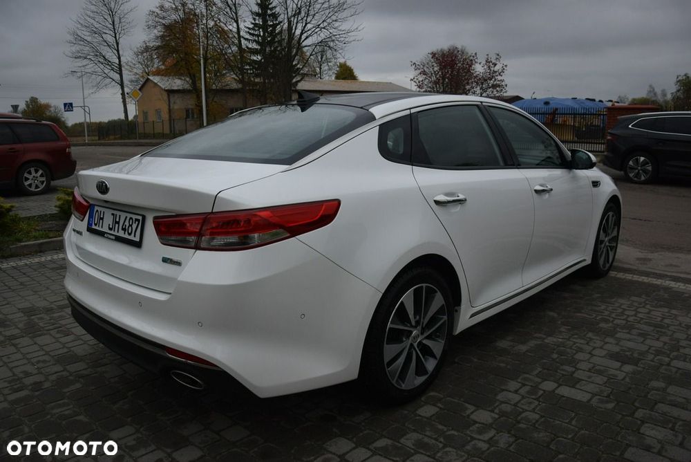 Kia Optima - 12