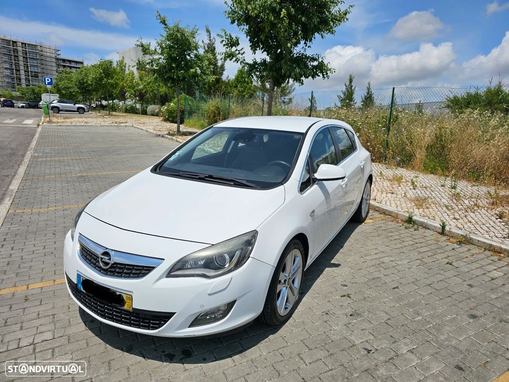 Opel Astra 1.7 CDTI Cosmo - 1