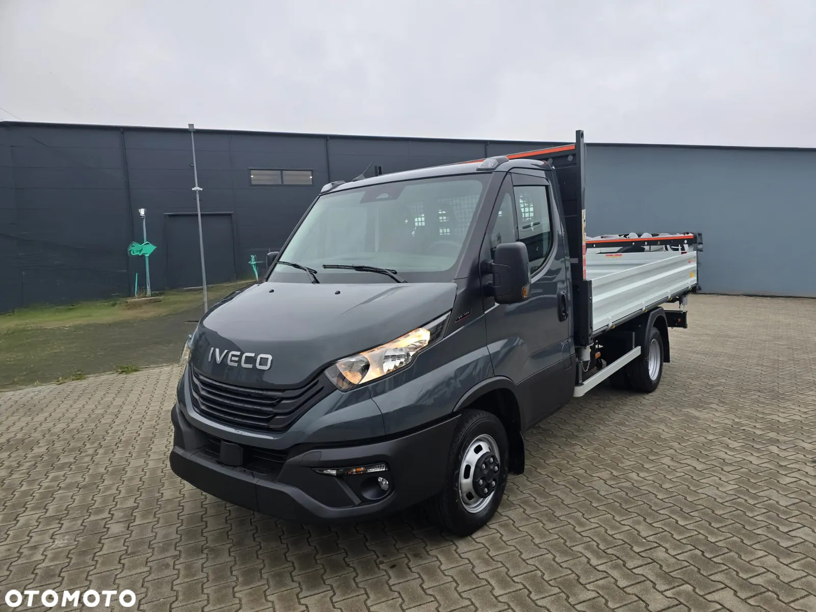 Iveco Daily wywrotka 50C18HZ - 4