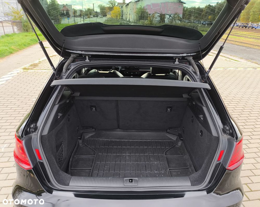 Audi A3 Sportback 2.0 TDI S tronic S line Sportpaket - 16