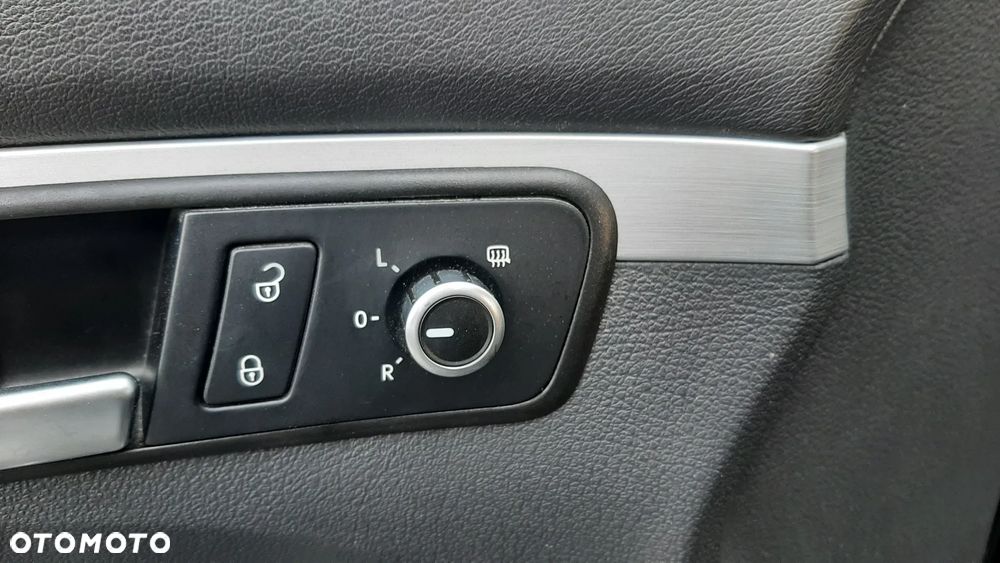 Volkswagen Touran - 11