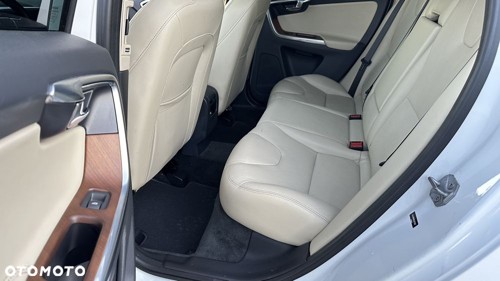 Volvo XC 60 T6 AWD Geartronic Summum - 15