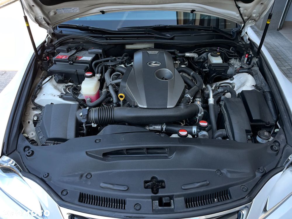 Lexus IS 200t Elite - 18