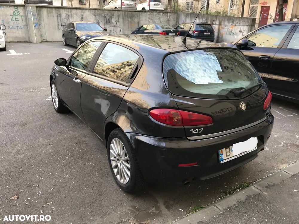 Alfa Romeo 147 1.9 JTD 16V M-Jet Distinctive - 6