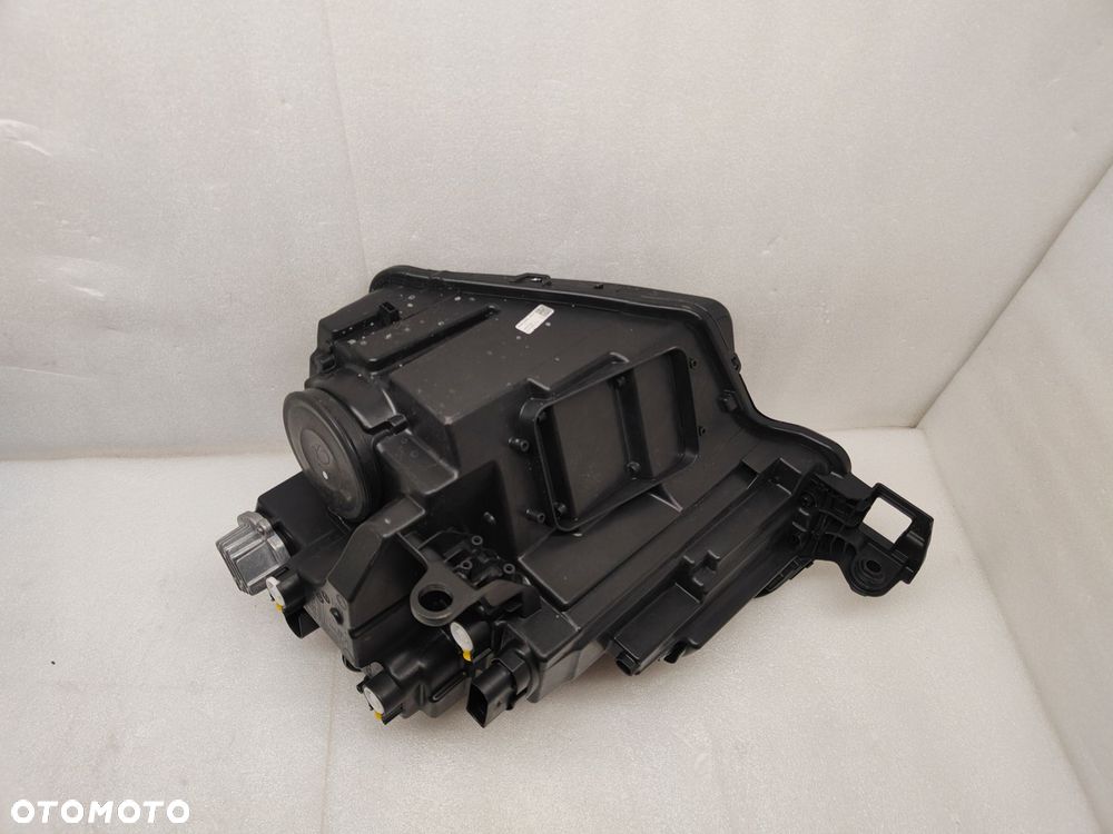 skoda karoq lift full led lampa prawy przód 57b941010 - 4