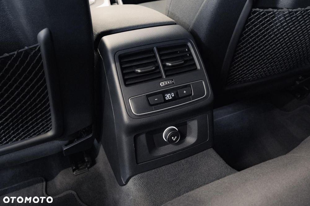 Audi A4 Avant 40 TFSI mHEV S Line S tronic - 35