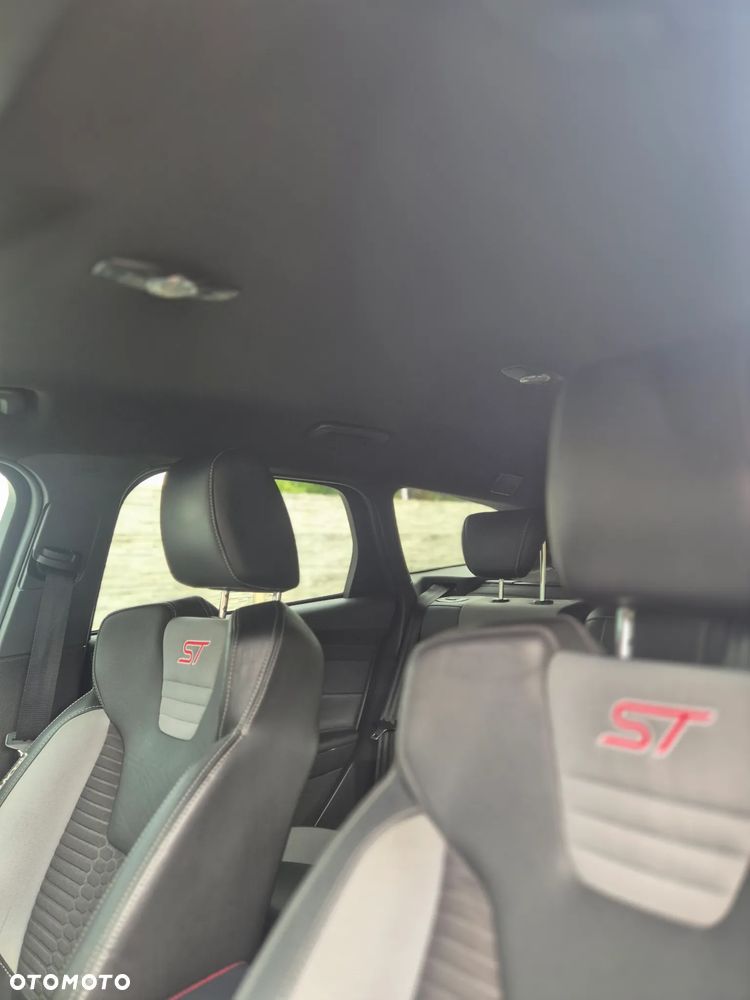 Ford Focus - 25