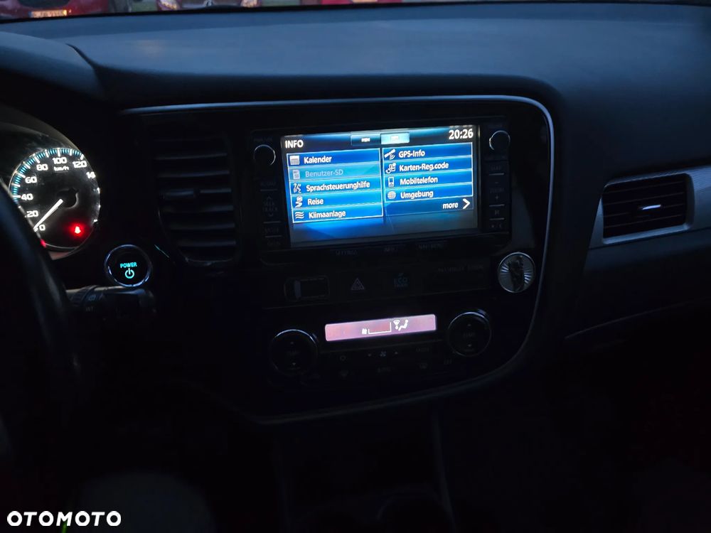 Mitsubishi Outlander 2.0 4WD - 24