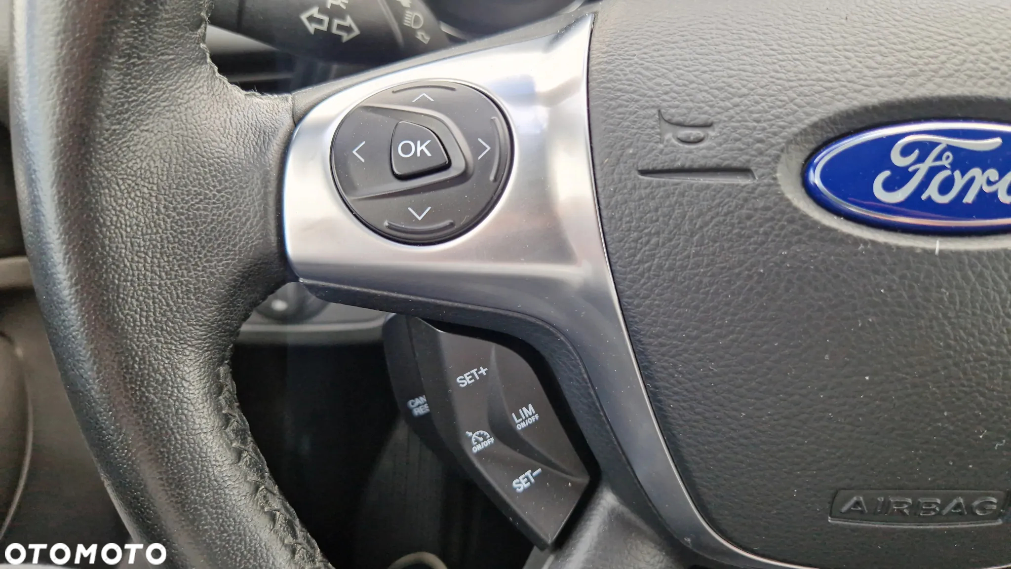 Ford Kuga 2.0 TDCi 2x4 Titanium - 20