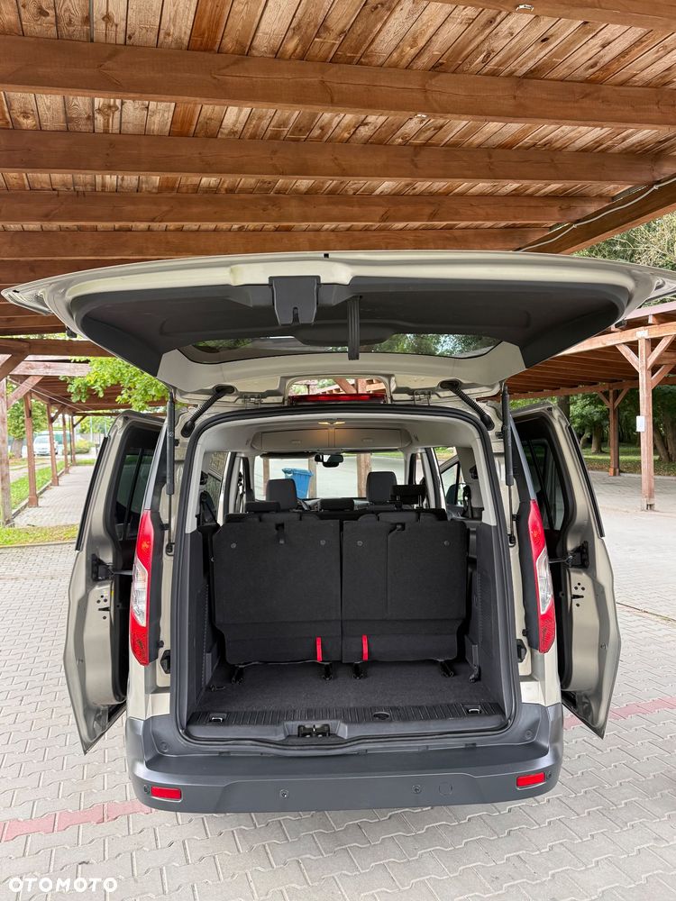 Ford Tourneo Connect Grand - 24