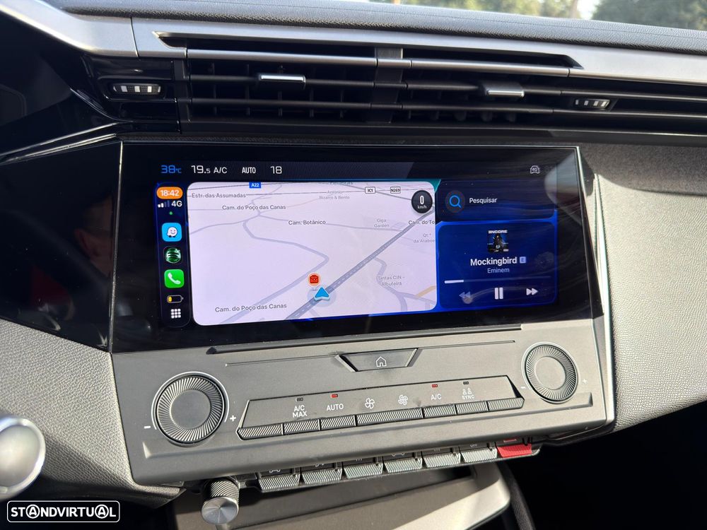 Peugeot 408 1.6 Hybrid Allure e-EAT8 - 36