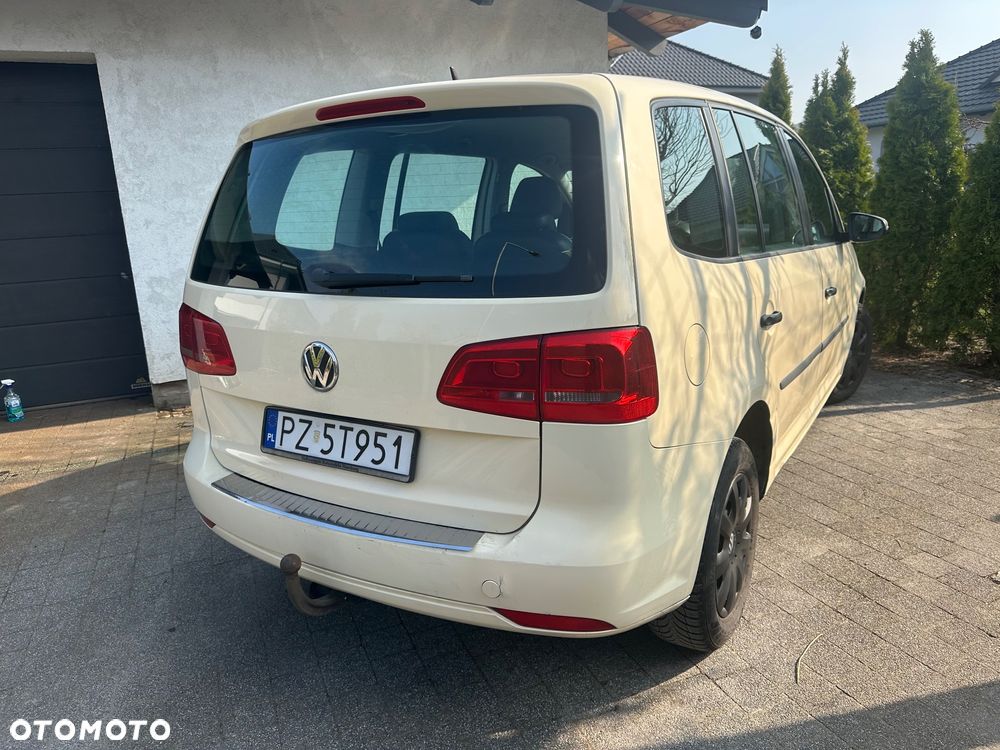 Volkswagen Touran 1.6 TDI DPF BlueMotion Technology DSG Highline - 5