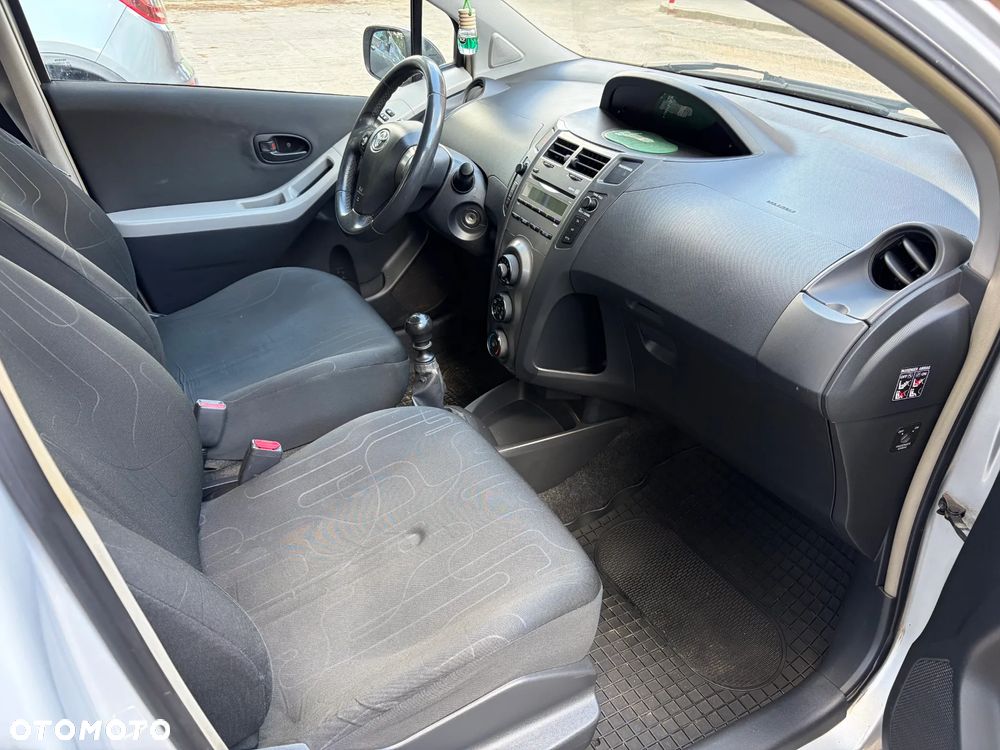 Toyota Yaris 1.33 Luna - 12