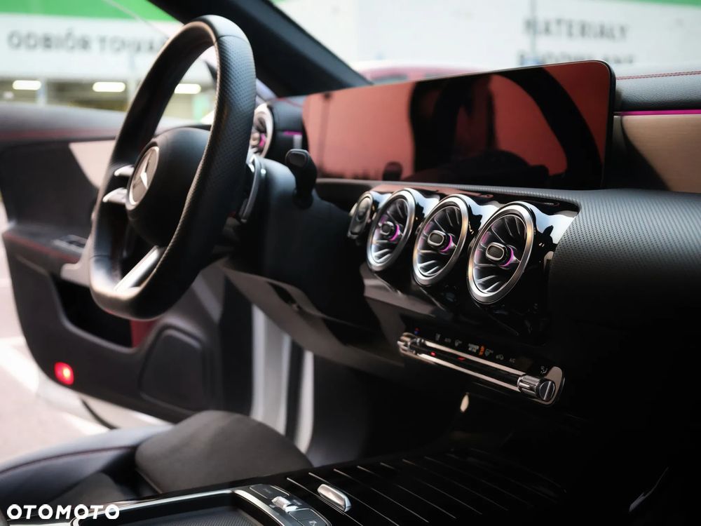 Mercedes-Benz CLA 200 mHEV AMG Line 7G-DCT - 14