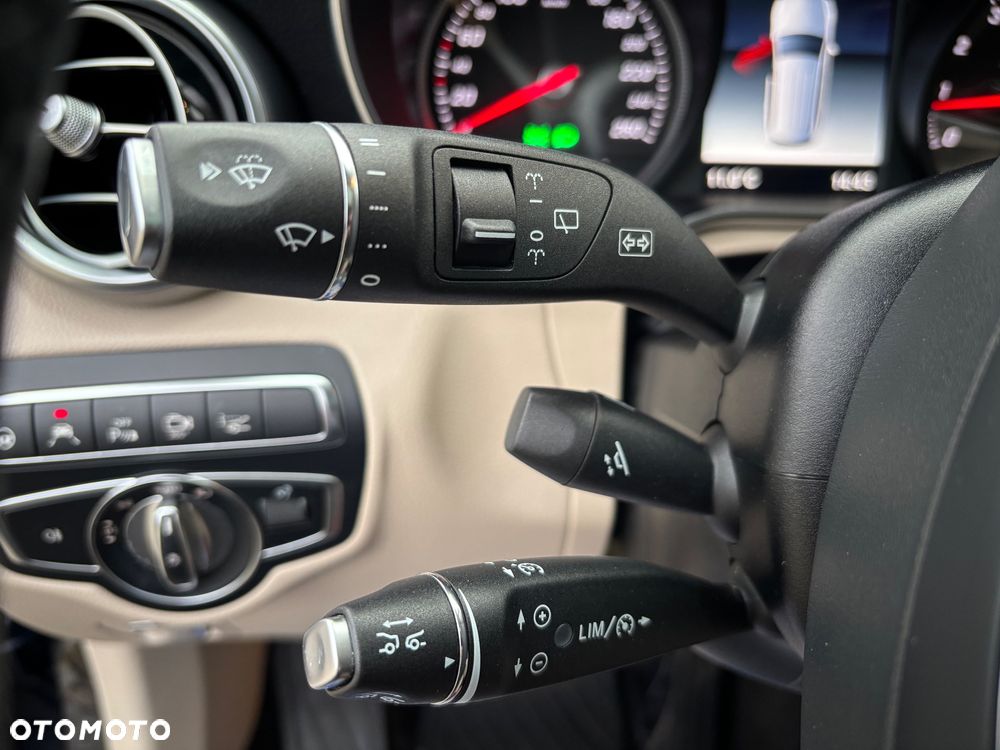 Mercedes-Benz GLC - 25