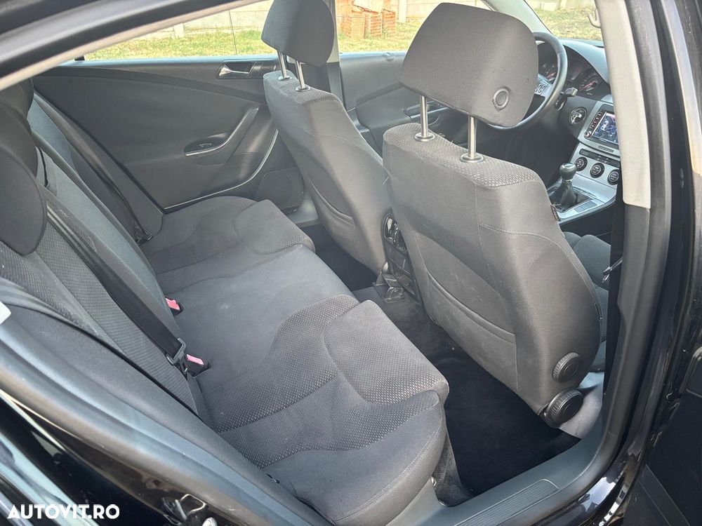 Volkswagen Passat - 8