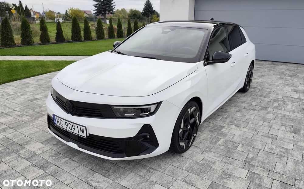 Opel Astra 1.6 T Plug-in Hybrid GSe - 2