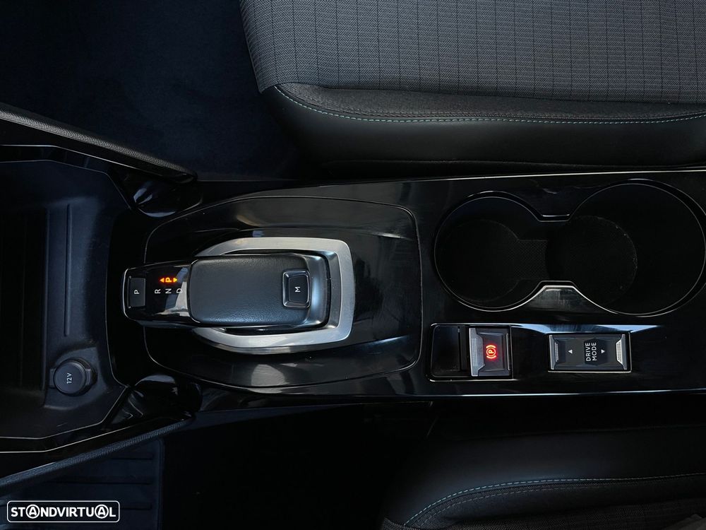 Peugeot 2008 1.2 PureTech Allure EAT8 - 18