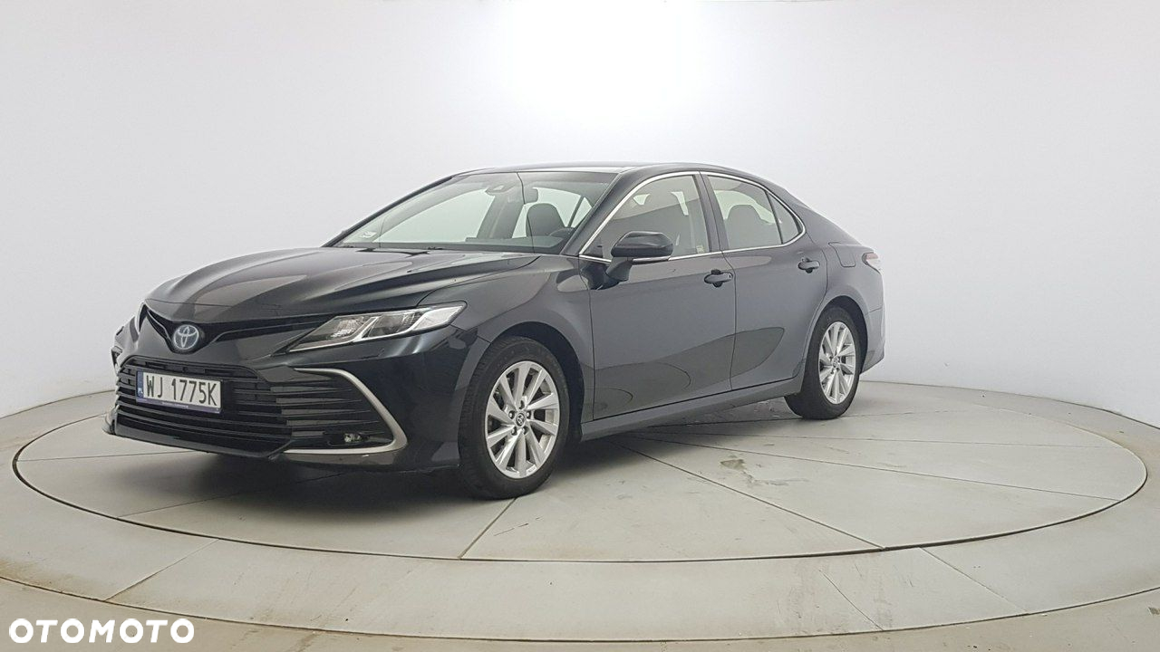 Toyota Camry - 3