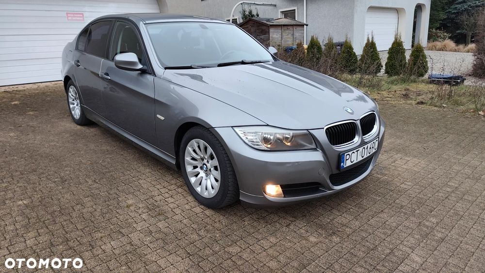BMW Seria 3 318d DPF Edition Sport - 28