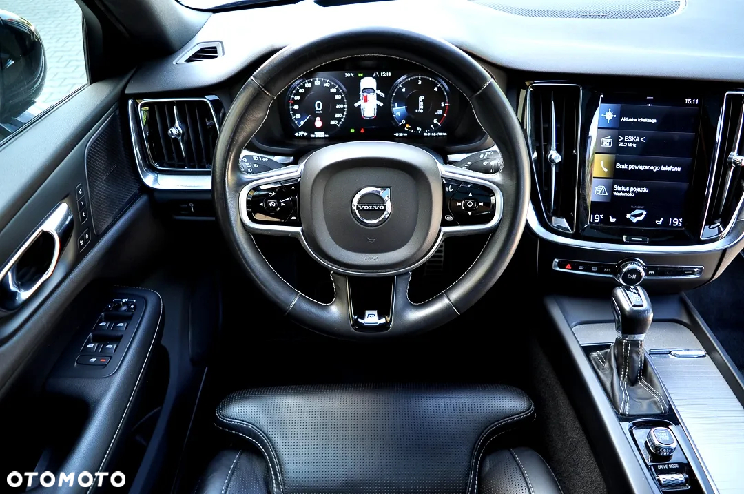 Volvo V60 D4 Geartronic R-Design - 19