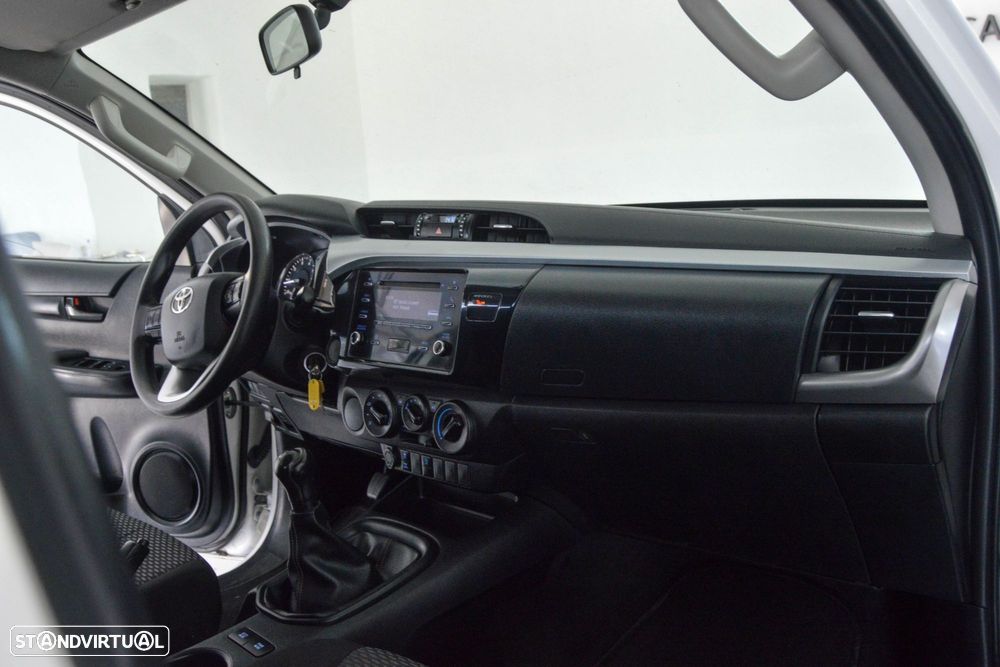 Toyota Hilux 2.4 D-4D 4X2 Cabine Dupla 5L - 9