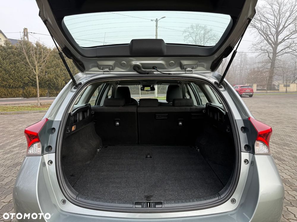 Toyota Auris Hybrid 135 Premium - 33