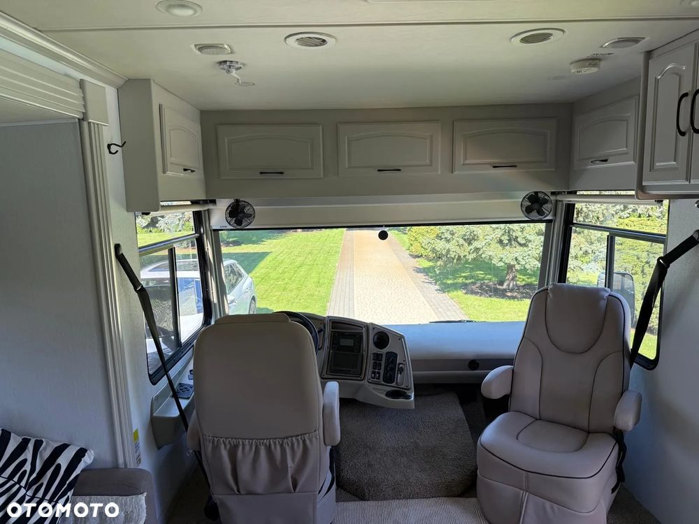 Ford COACHMAN - 12