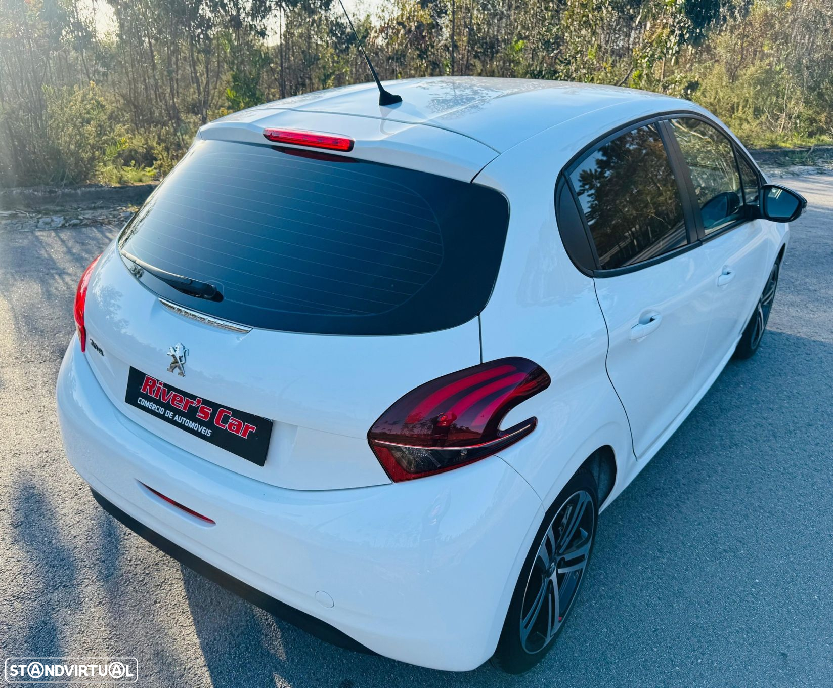 Peugeot 208 1.6 BlueHDi Style - 14