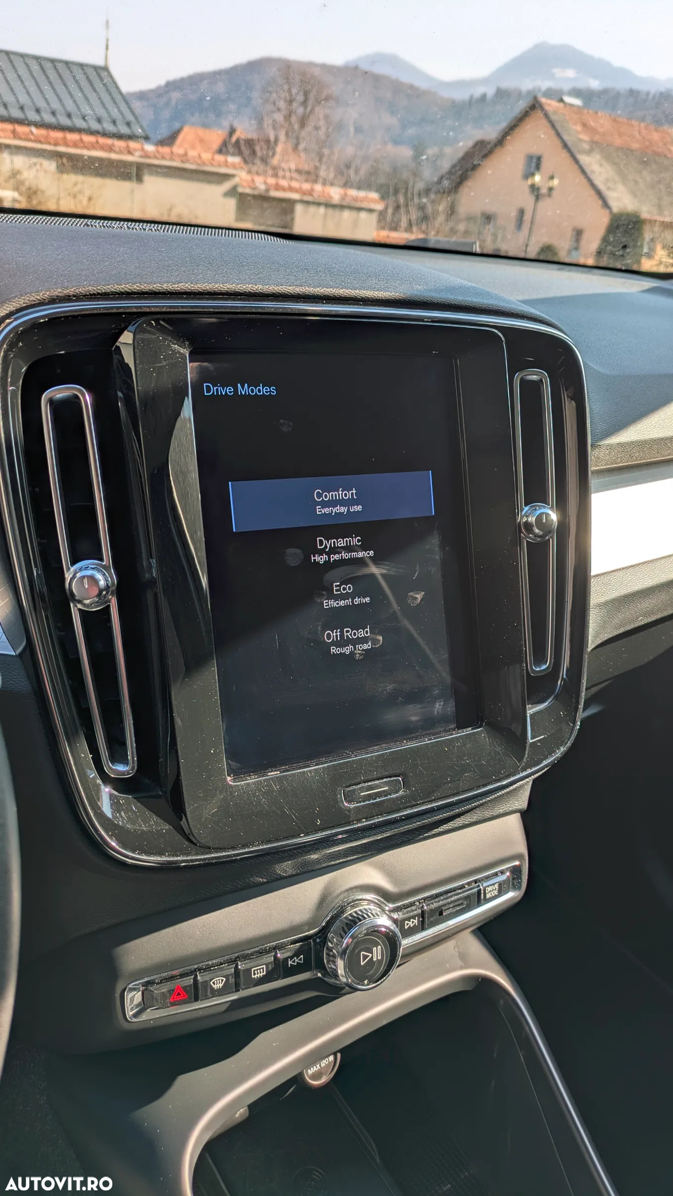 Volvo XC 40 T4 AWD Geartronic Momentum Pro - 11