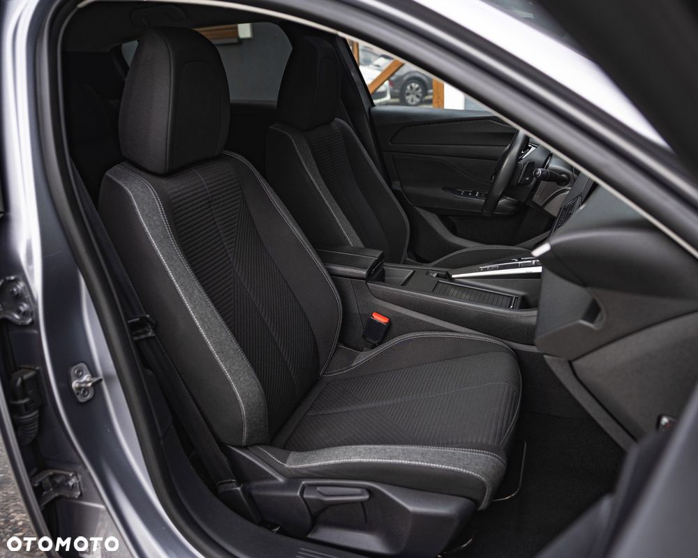 Peugeot 308 PureTech 130 GPF EAT8 Stop & Start Allure Business-Paket - 24