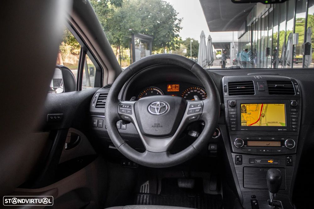 Toyota Avensis SW 2.2 D-CAT Premium - 35