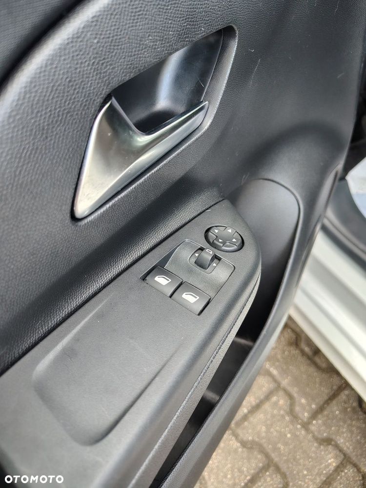 Opel Corsa 1.2 S&S - 9