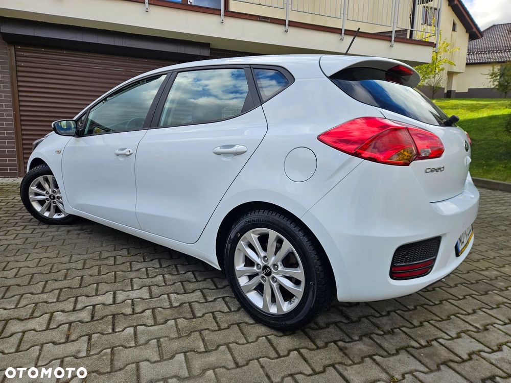 Kia Ceed 1.0 T-GDI L Business Line - 27